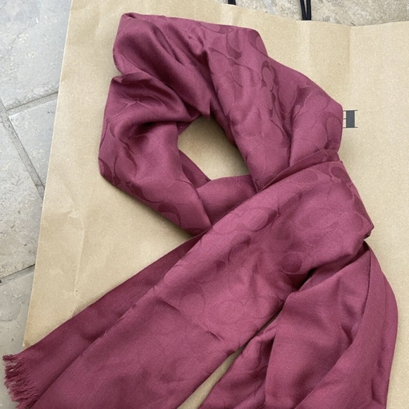 Coach Wrap Shawl - Picture 2 of 3